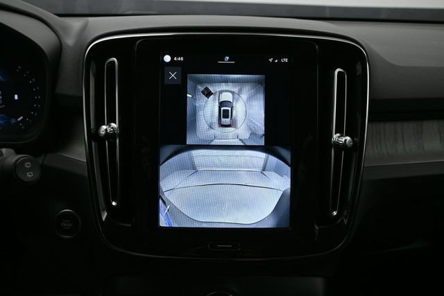 Used 2025 Volvo XC40 B5 Plus AWD/4WD image 22