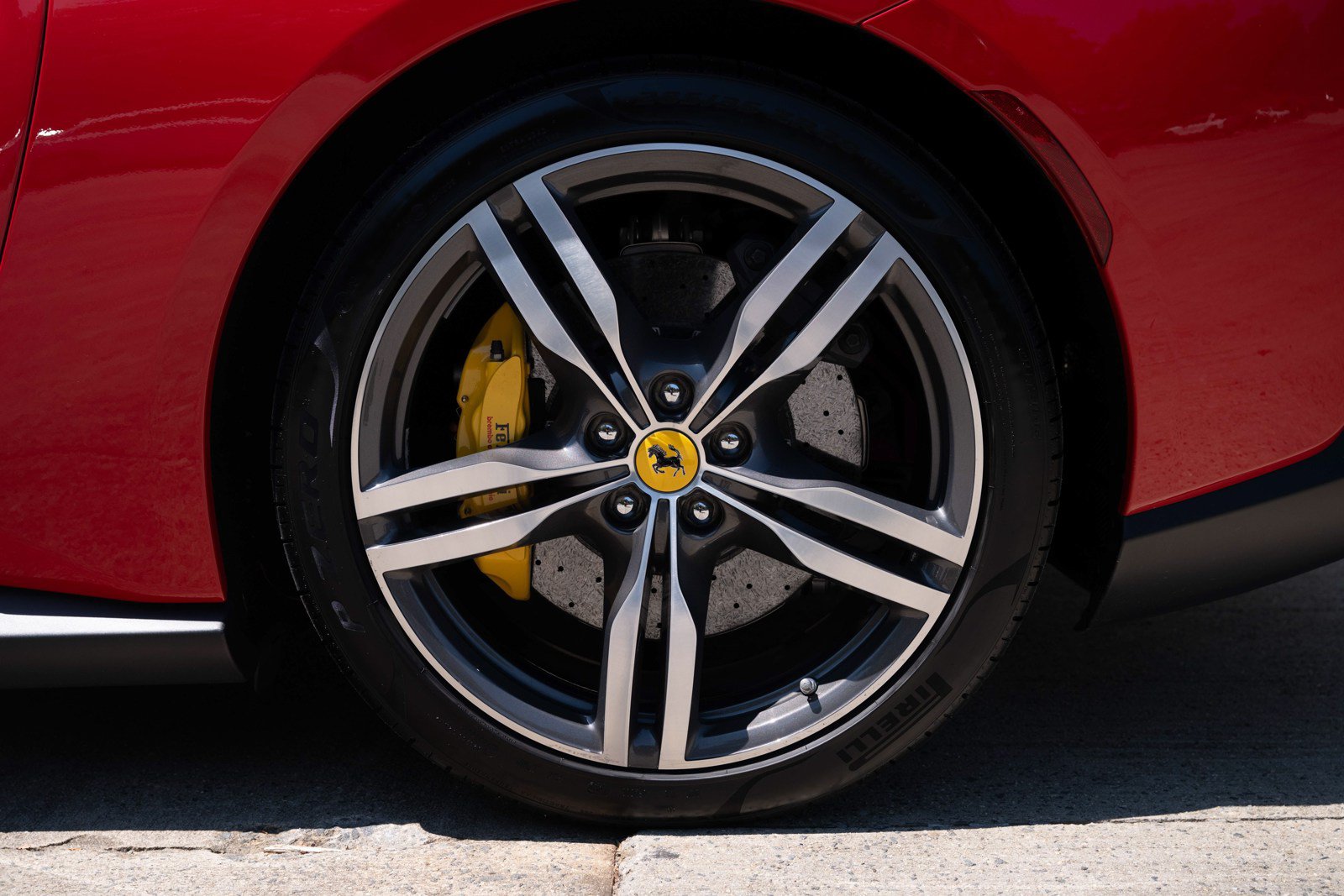 Used 2019 Ferrari Portofino RWD image 21