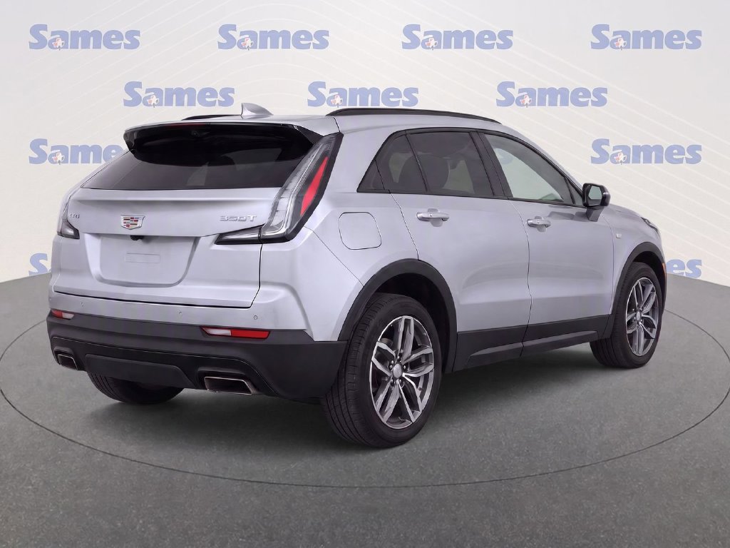 Used 2023 Cadillac XT4 Sport w/ Enhanced Visibility Package FWD image 3