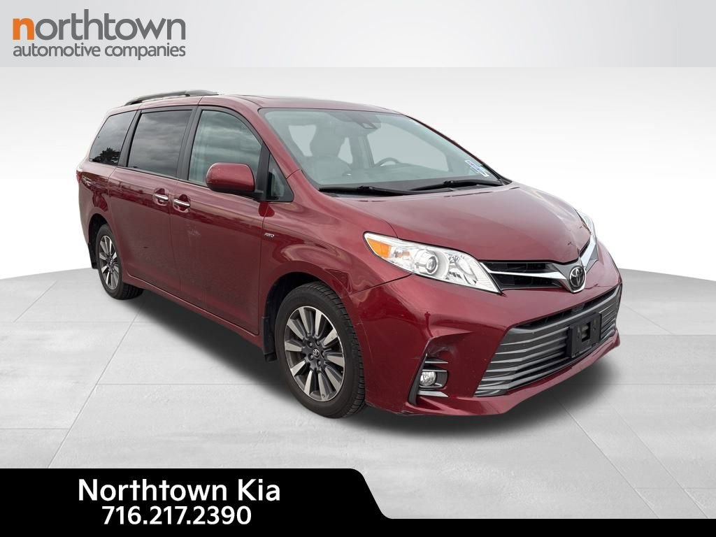 Used 2018 Toyota Sienna XLE