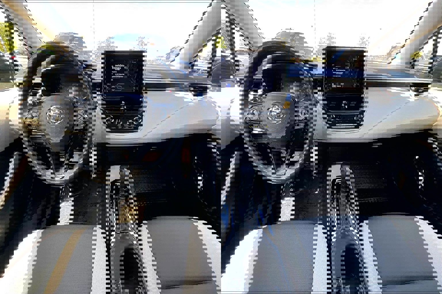 Used 2025 Toyota Corolla LE image 14