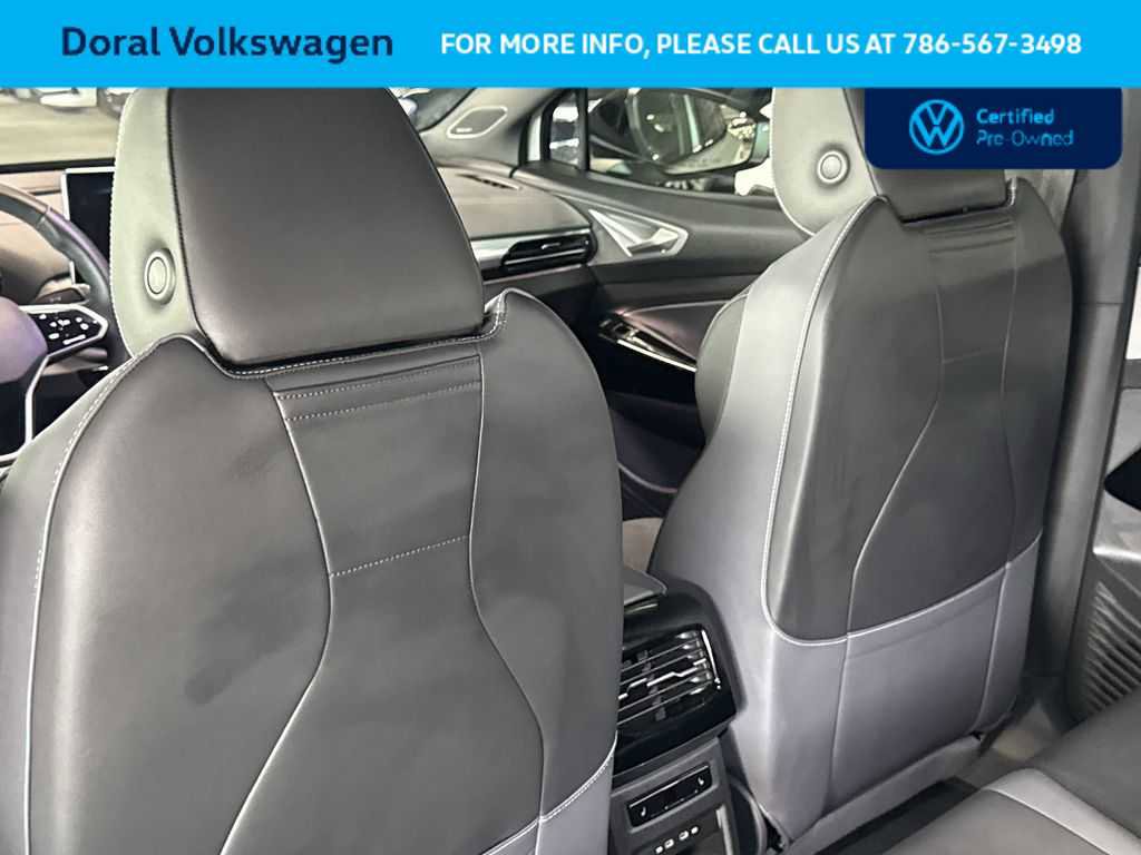 Certified 2025 Volkswagen ID.4 Pro S Plus w/ ID.4 Black Package AWD/4WD image 23