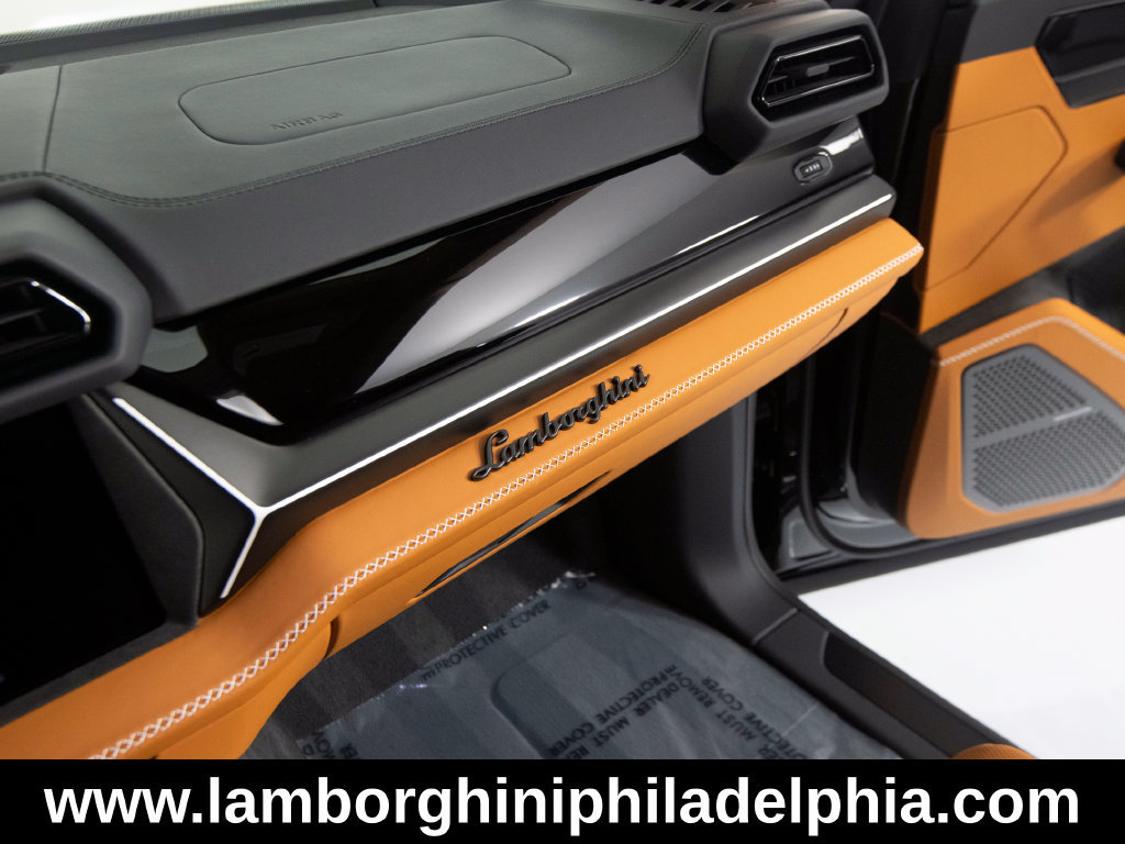 Used 2025 Lamborghini Urus S AWD/4WD image 26