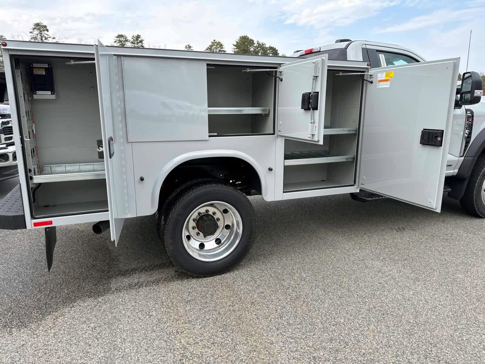 New 2026 Ford F550 4x4 Regular Cab Super Duty w/ XLT Value Package image 9