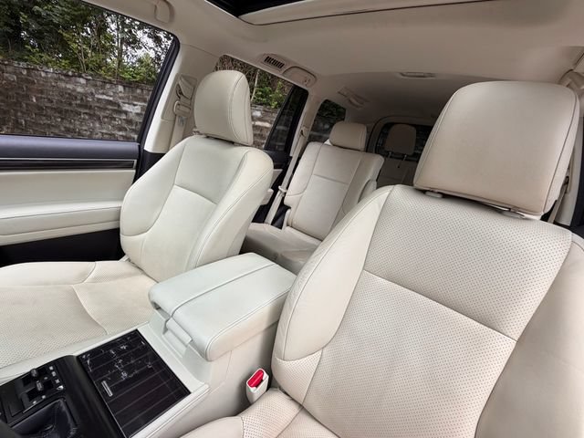 Used 2021 Lexus GX 460 Luxury w/ Sport Design Package AWD/4WD image 27