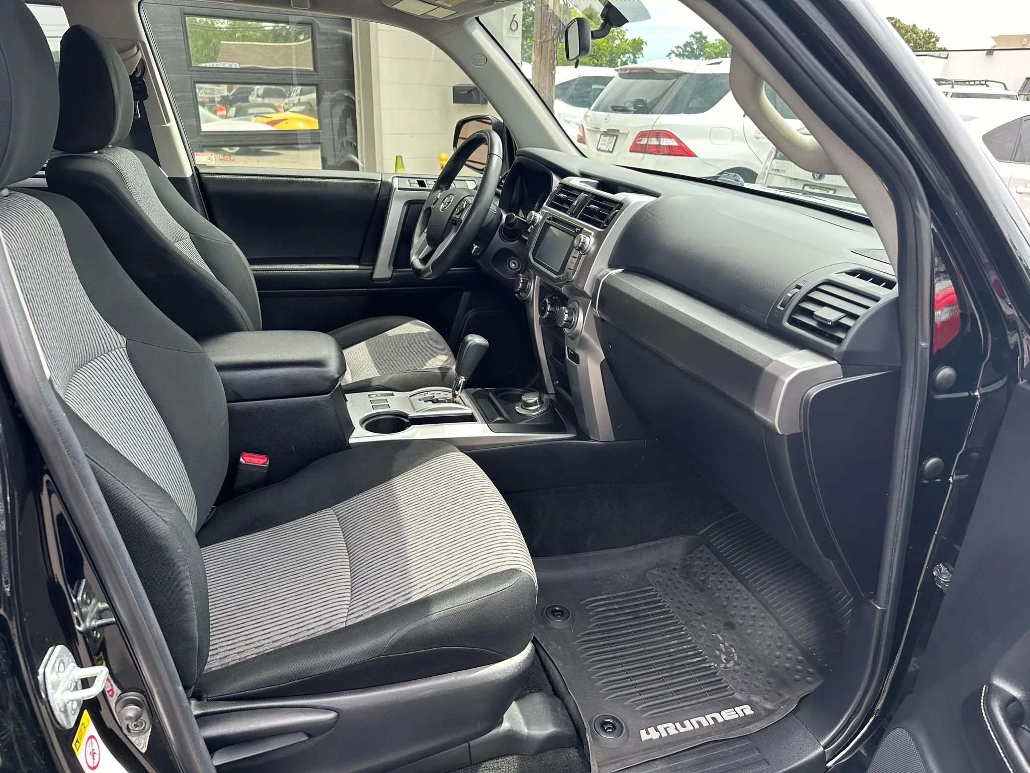 Used 2016 Toyota 4Runner SR5 image 19