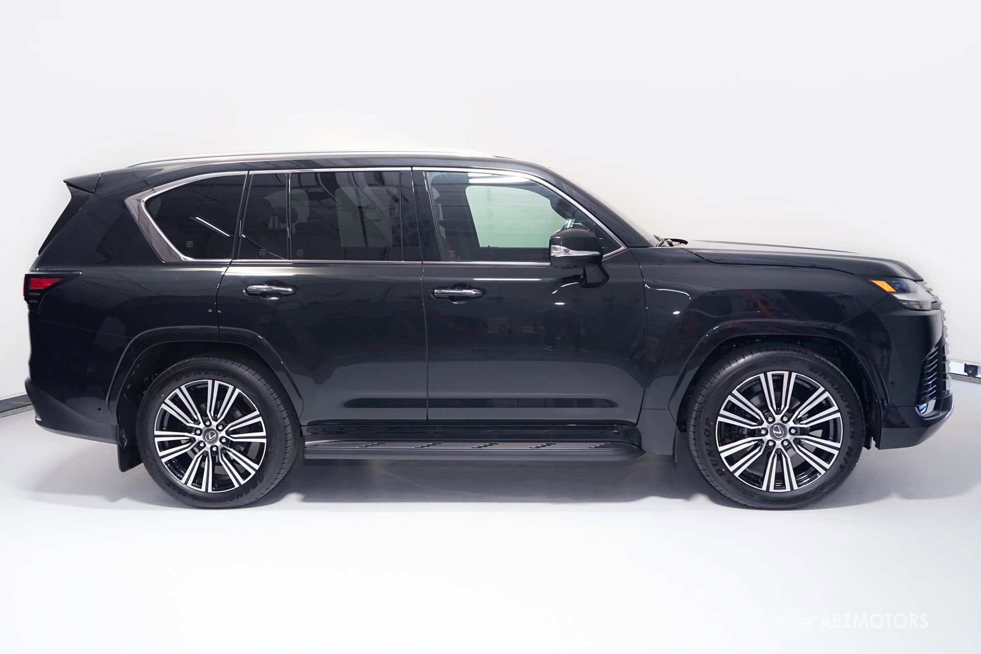 Used 2026 Lexus LX 700h Luxury AWD/4WD image 3
