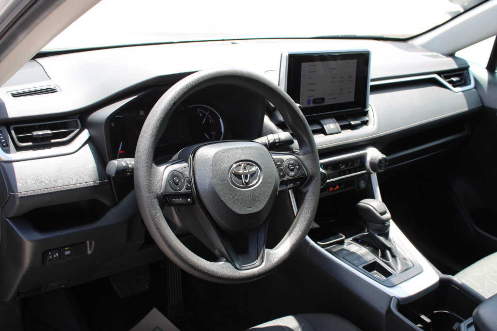 Used 2024 Toyota RAV4 XLE AWD/4WD image 29