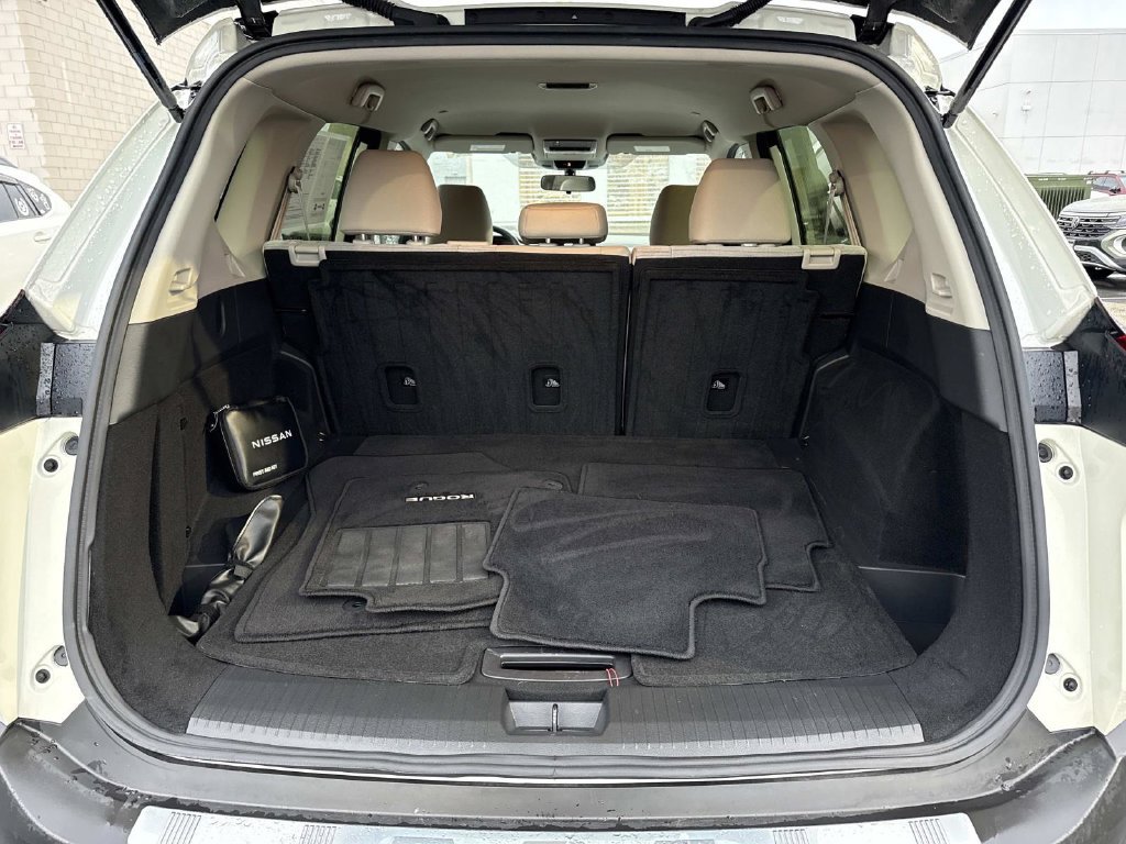 Used 2023 Nissan Rogue SV AWD/4WD image 12