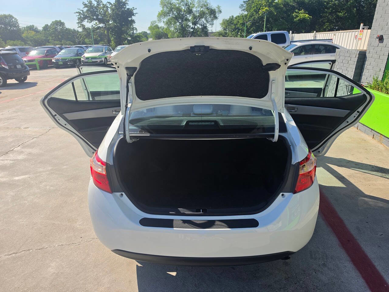 Used 2017 Toyota Corolla LE FWD image 24