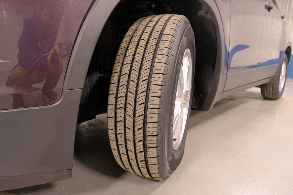 Used 2016 Chevrolet Trax LT w/ LT Sun and Sound Package image 37