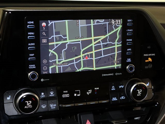 Used 2020 Toyota Highlander XLE image 19