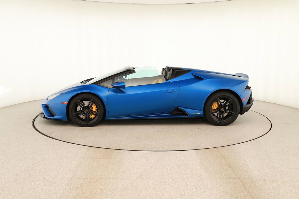 Used 2020 Lamborghini Huracan EVO RWD image 2