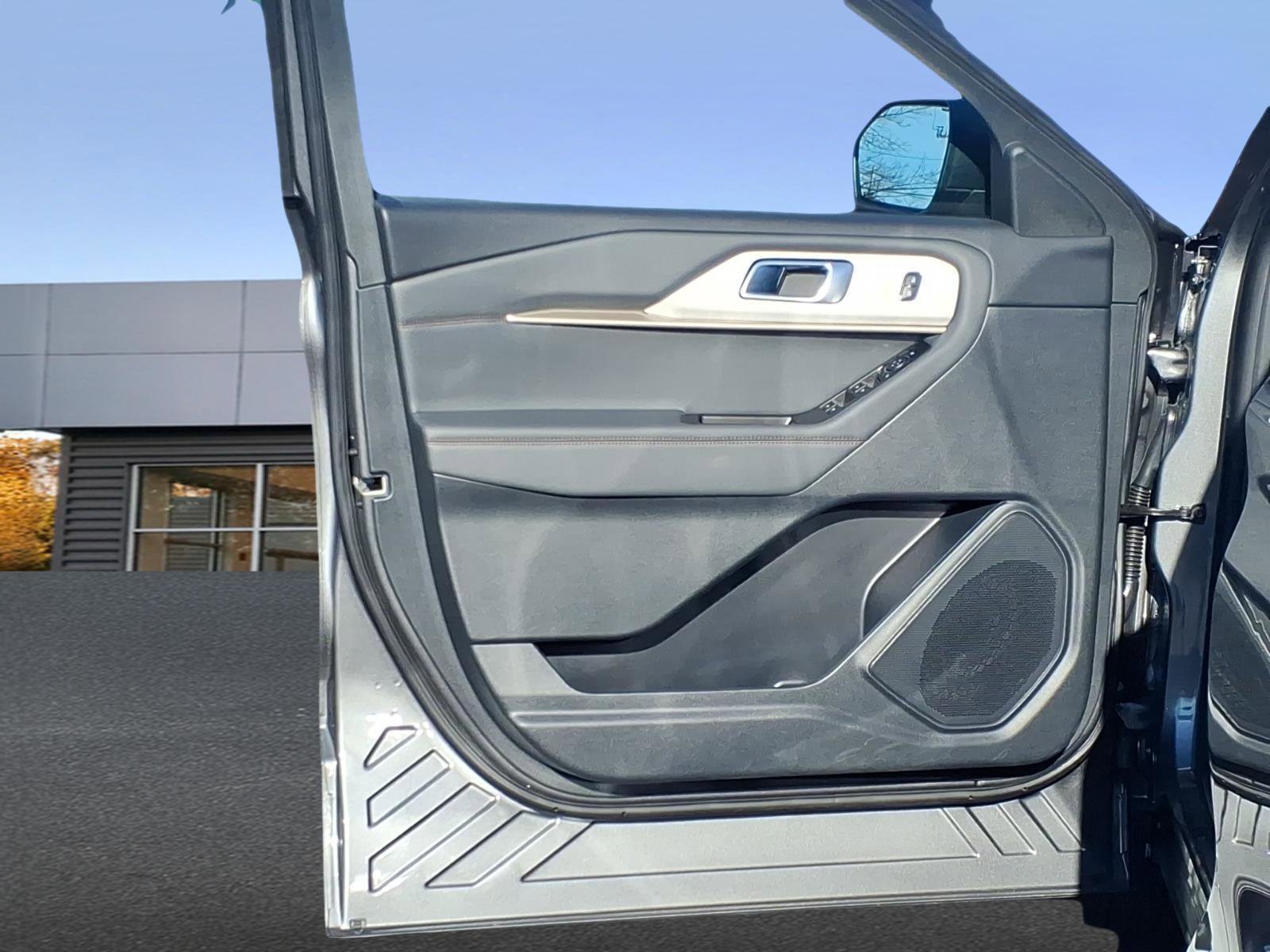 New 2026 Ford Explorer Active w/ Active Comfort Package image 15