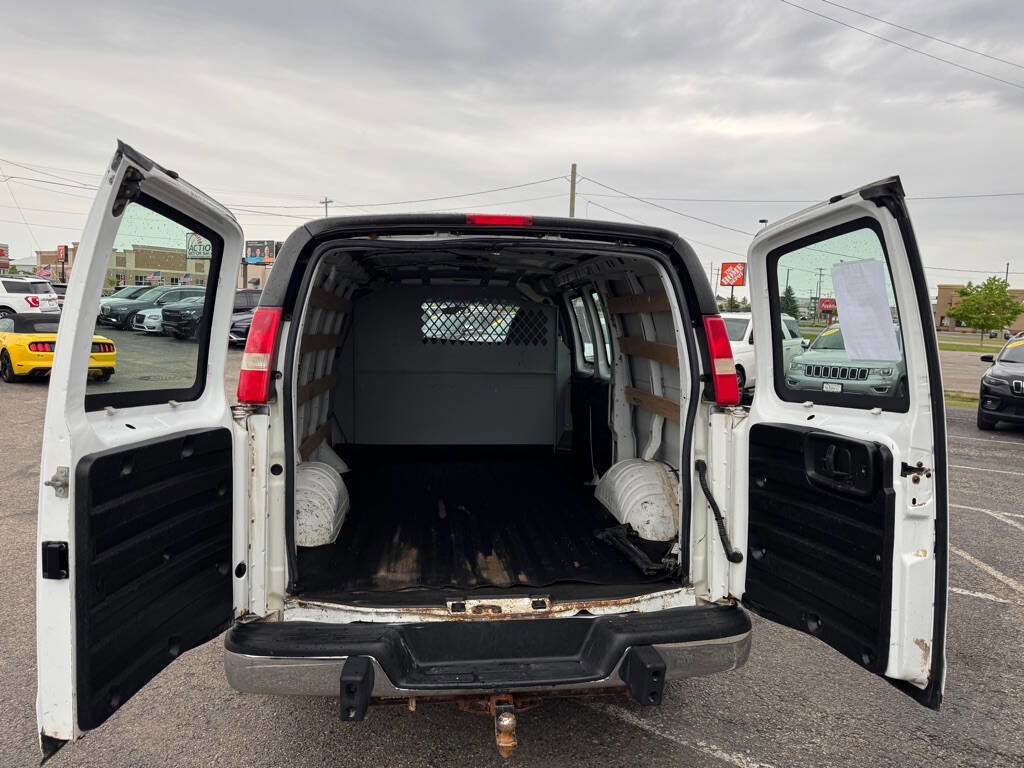 Used 2015 GMC Savana 2500 RWD image 32