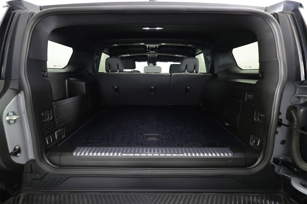 Used 2025 GMC Hummer EV 2X w/ LPO, Dark Essentials Package AWD/4WD image 12
