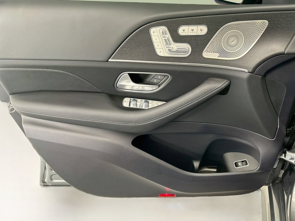 New 2026 Mercedes-Benz GLS 450 4MATIC image 23