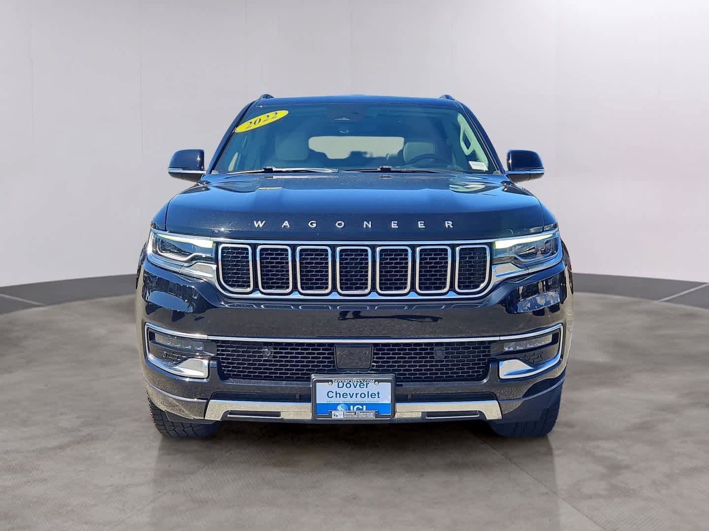 Used 2022 Jeep Wagoneer Series III w/ Premium Group I AWD/4WD image 2