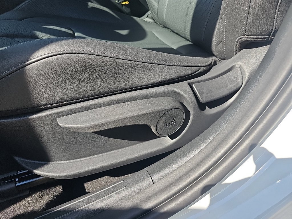 New 2026 Hyundai Elantra SEL Sport FWD image 14