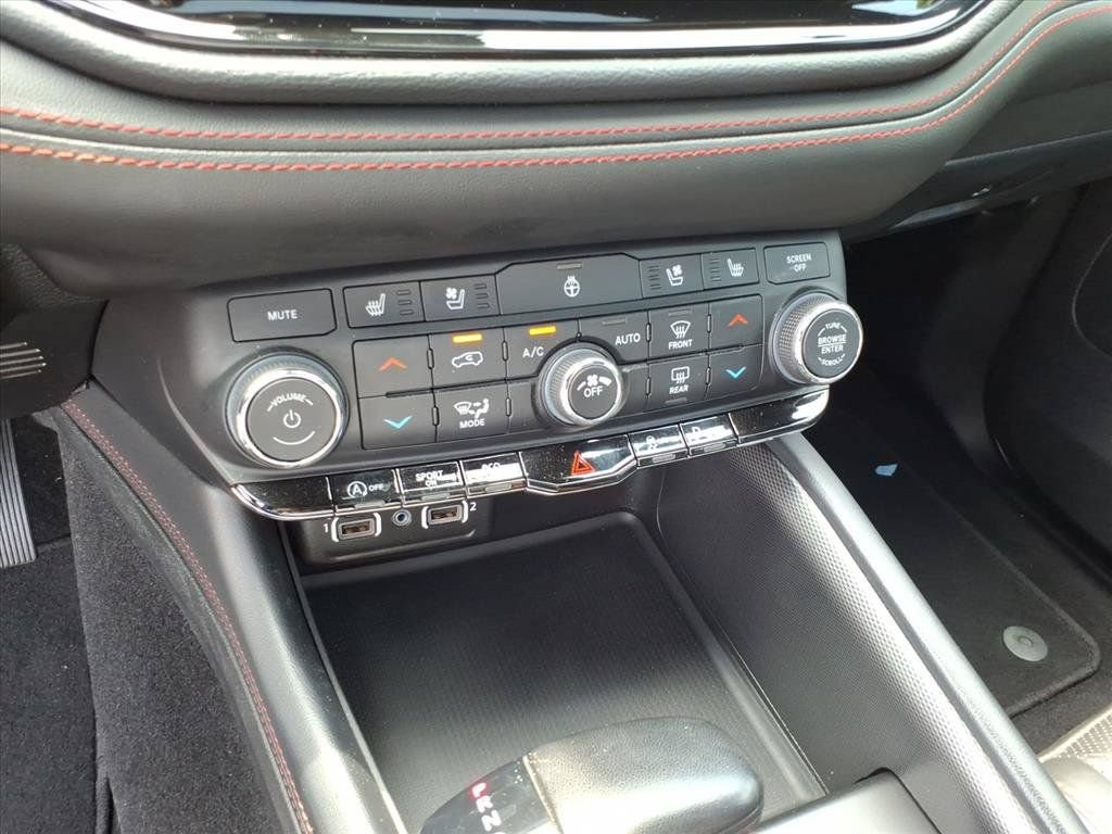 Used 2024 Dodge Durango GT AWD/4WD image 30