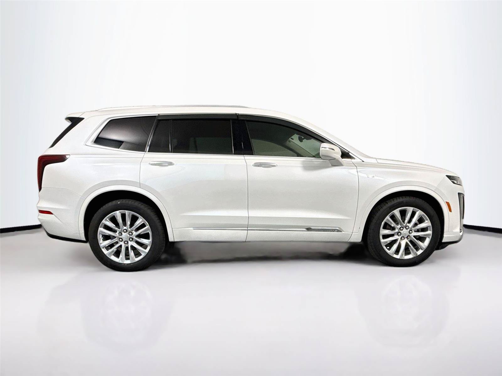 Used 2020 Cadillac XT6 Premium Luxury FWD image 6