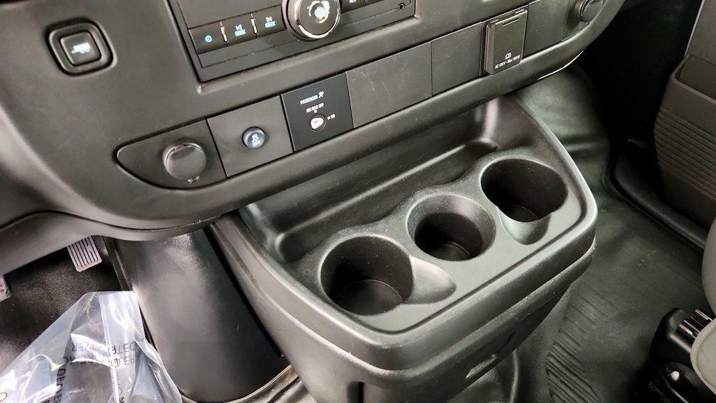 Used 2018 Chevrolet Express 2500 w/ Driver Convenience Package image 15