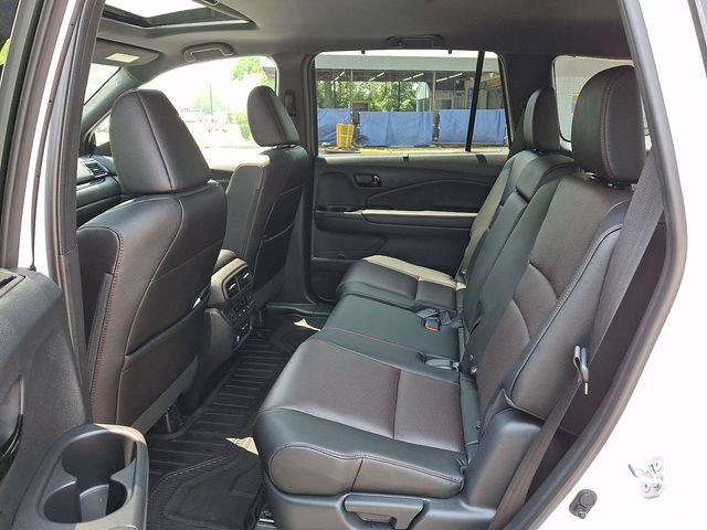 Certified 2024 Honda Passport Black Edition image 11