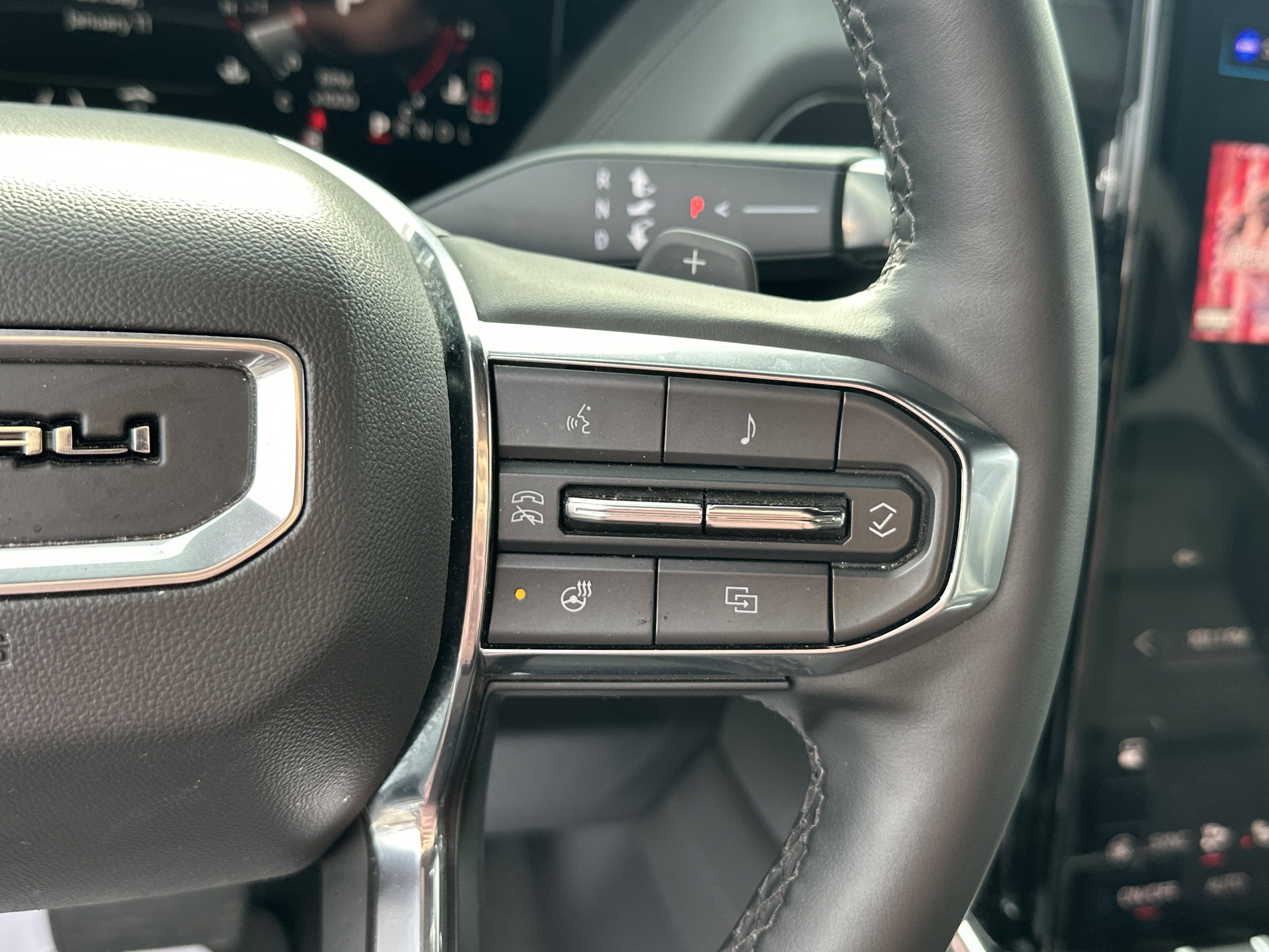 Certified 2025 GMC Yukon XL Denali image 19