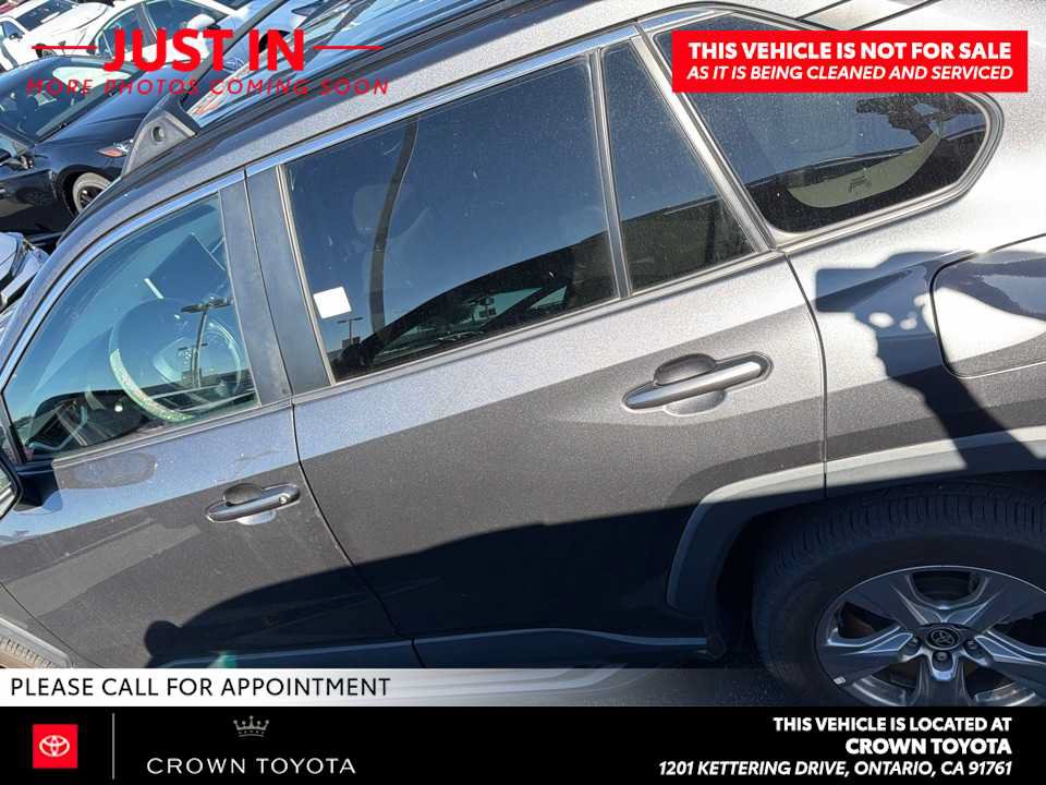 Used 2023 Toyota RAV4 XLE AWD/4WD image 4