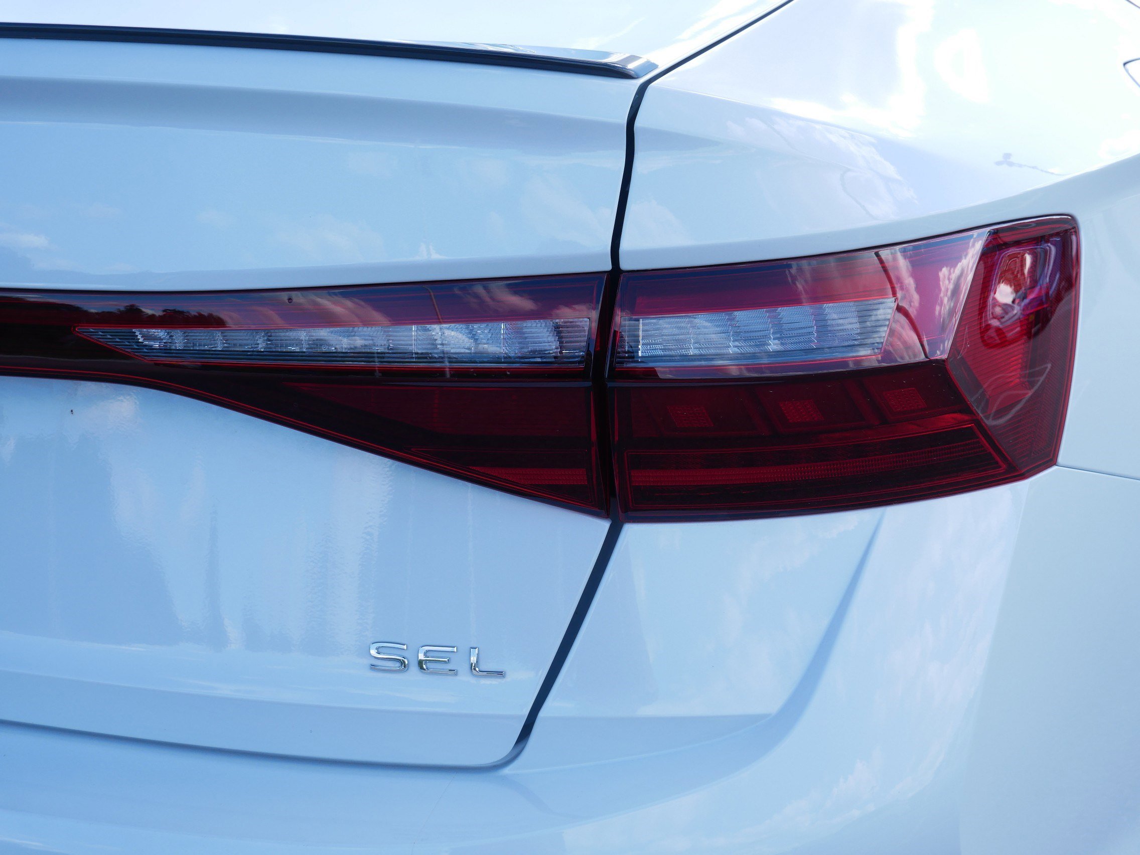 Certified 2025 Volkswagen Jetta SEL image 17