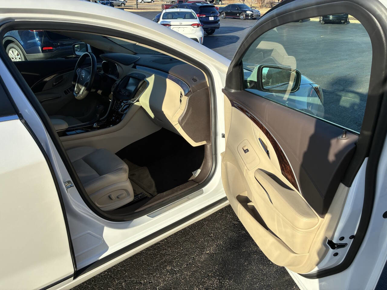 Used 2015 Buick LaCrosse Leather image 25
