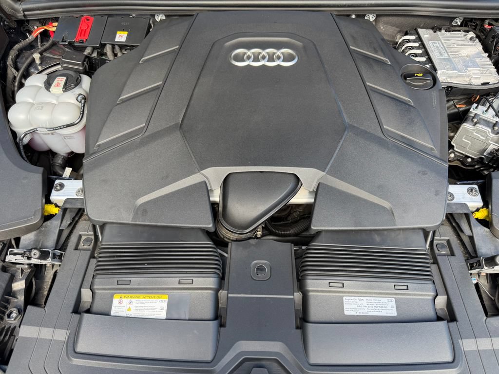 Used 2024 Audi Q8 Premium AWD/4WD image 28