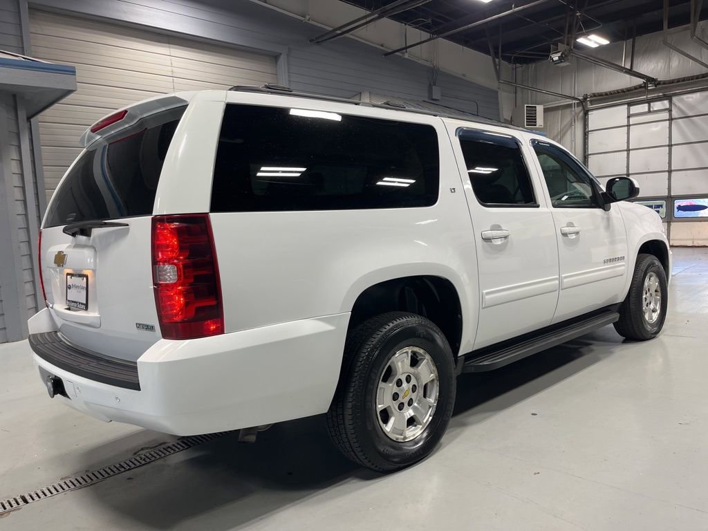 Used 2012 Chevrolet Suburban LT w/ Luxury Package AWD/4WD image 10