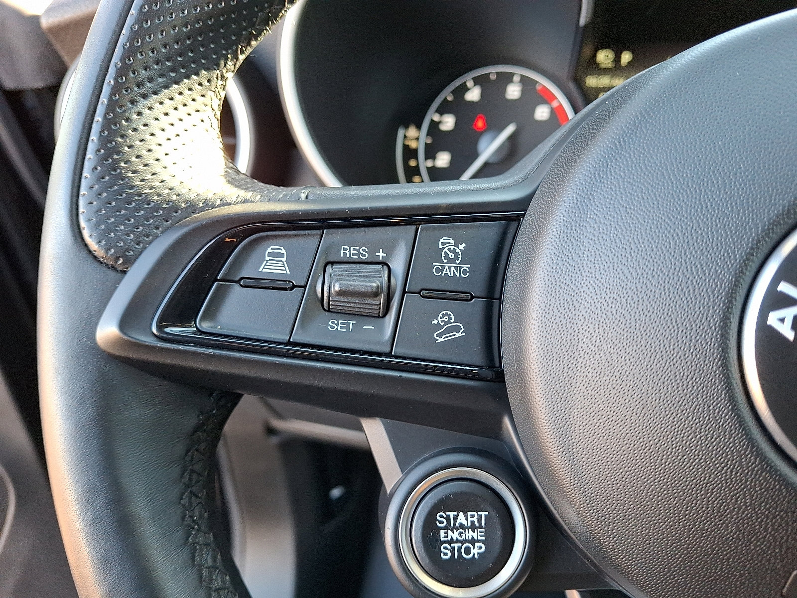 Used 2022 Alfa Romeo Stelvio Ti image 22