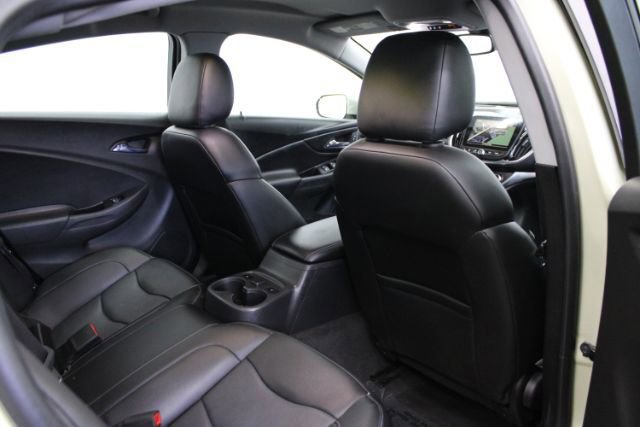 Used 2017 Chevrolet Volt Premier w/ Driver Confidence II Package FWD image 29