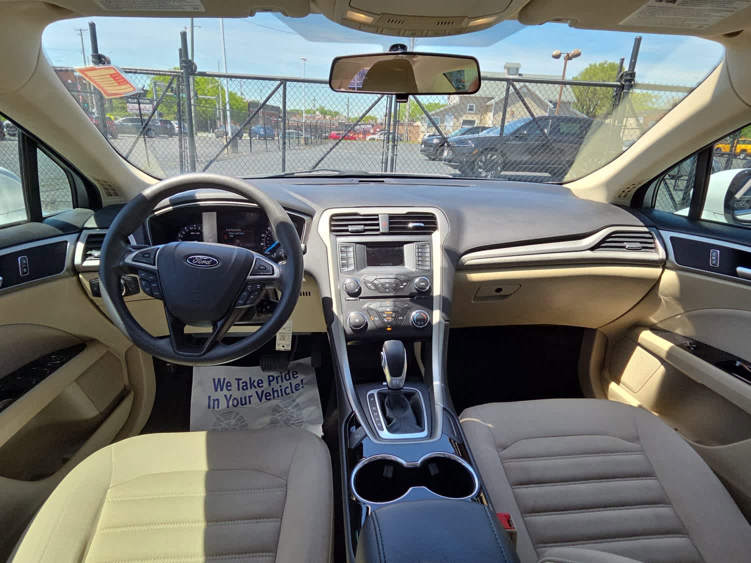 Used 2015 Ford Fusion SE FWD image 12