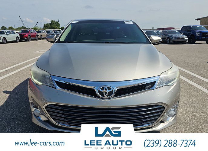 Used 2014 Toyota Avalon Limited FWD image 3