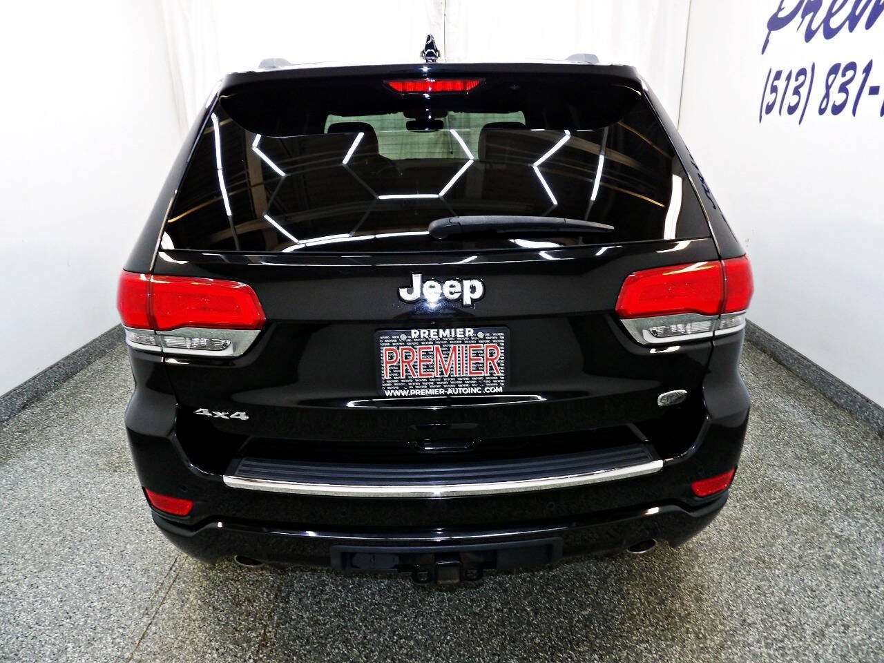Used 2019 Jeep Grand Cherokee Overland AWD/4WD image 5