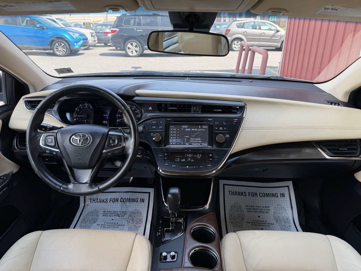 Used 2018 Toyota Avalon XLE w/ All Weather Liner Package FWD image 13
