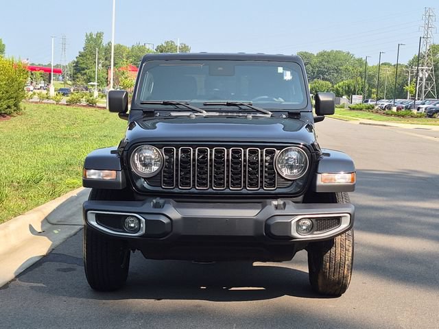 Used 2024 Jeep Gladiator Sport AWD/4WD image 16