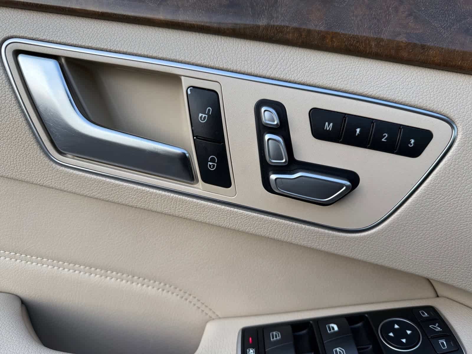 Certified 2016 Mercedes-Benz E 350 4MATIC Wagon image 28