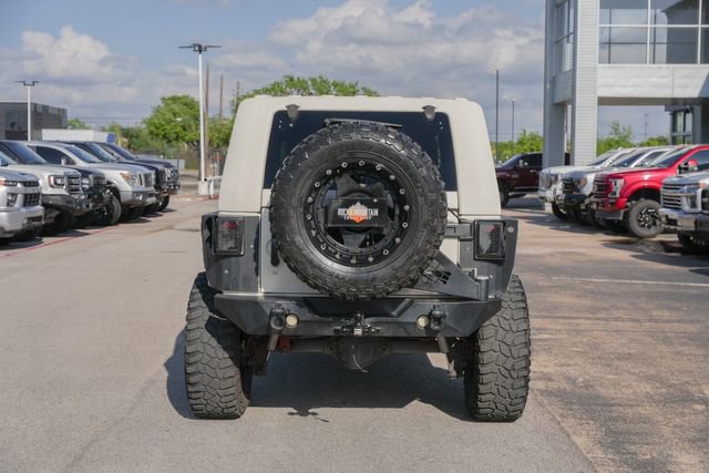 Used 2016 Jeep Wrangler Unlimited Rubicon w/ Connectivity Group image 8