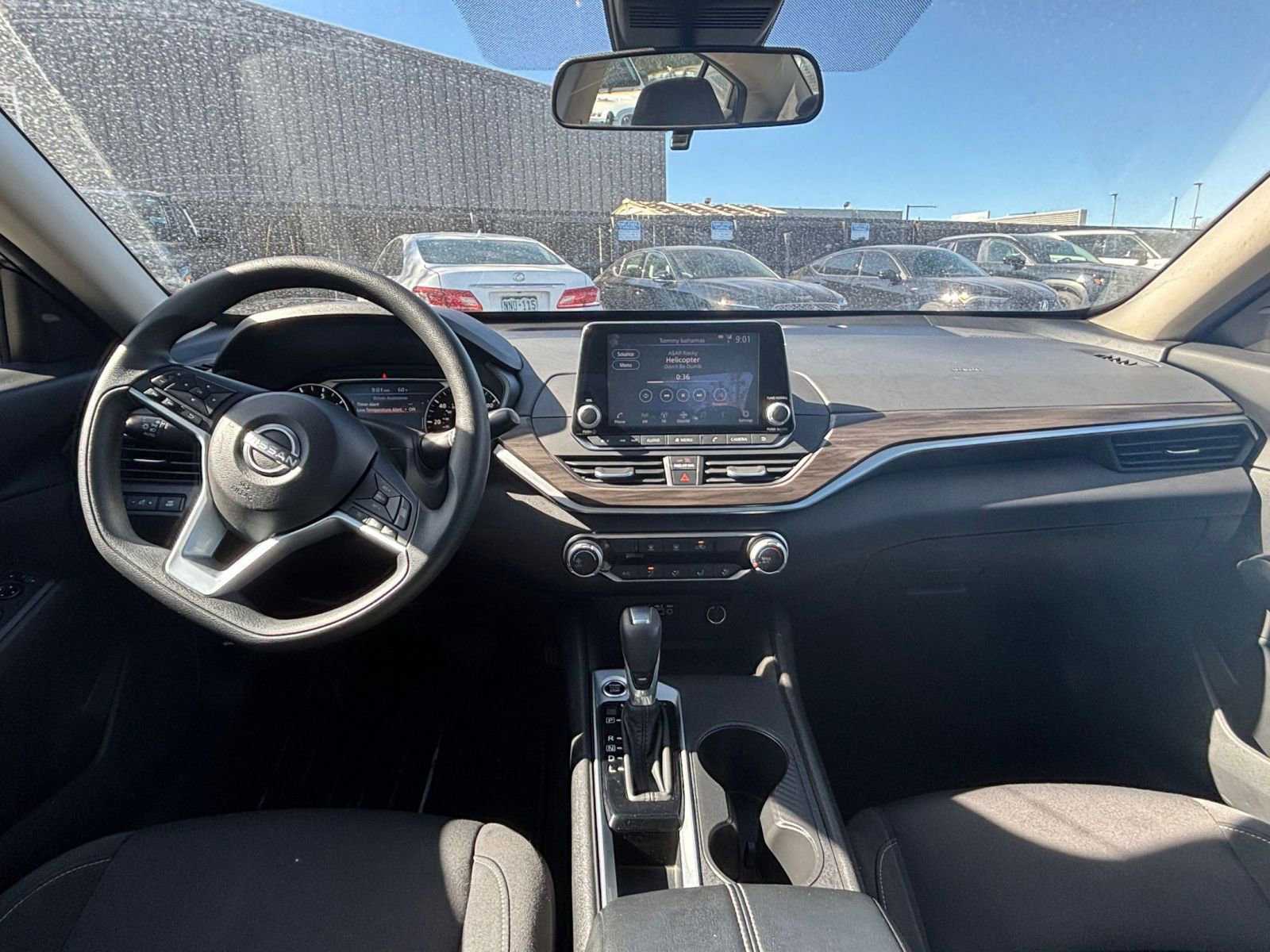 Used 2025 Nissan Altima 2.5 SV image 31