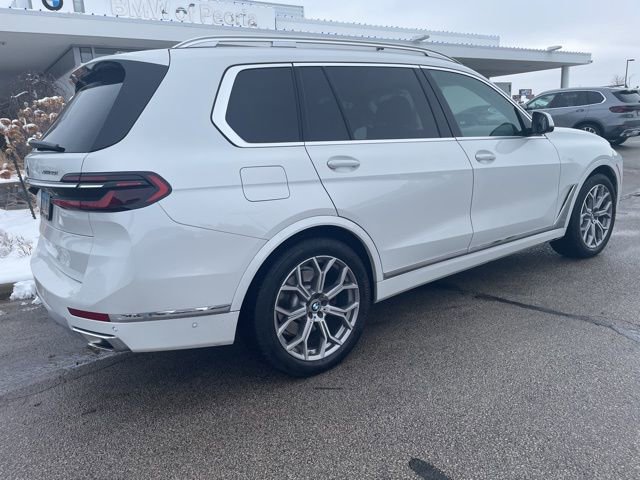 Used 2023 BMW X7 xDrive40i w/ Premium Package image 2