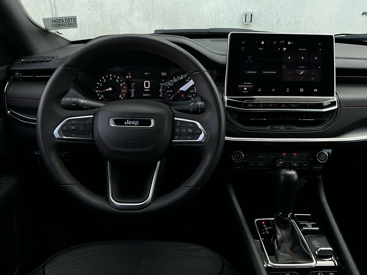 Used 2025 Jeep Compass Trailhawk image 13