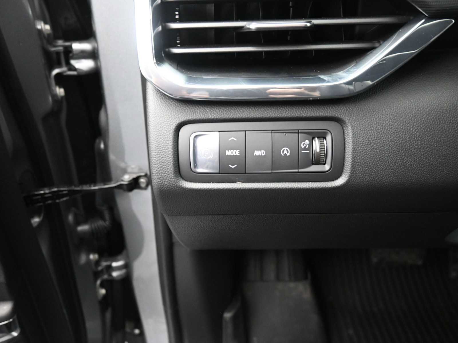 New 2025 GMC Acadia Elevation w/ Elevation Premium Package AWD/4WD image 11