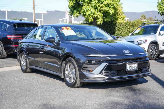 Used 2025 Hyundai Sonata SE FWD image 3
