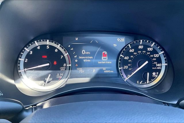 Used 2021 Toyota Highlander XLE FWD image 22