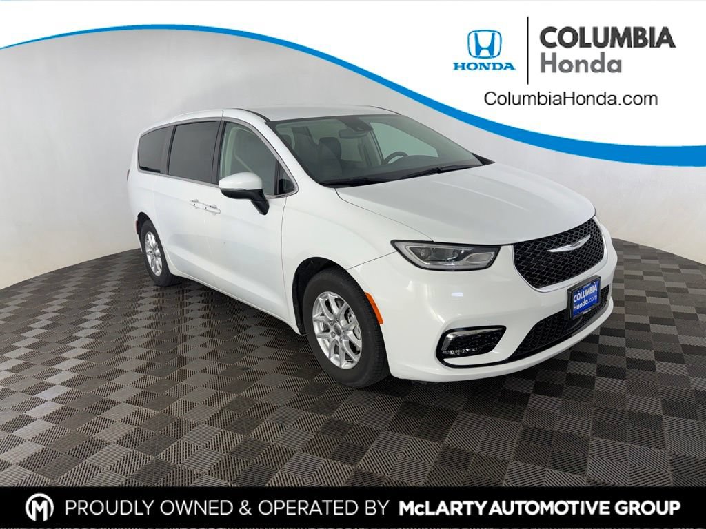 Used 2023 Chrysler Pacifica Touring-L FWD 360° Tour