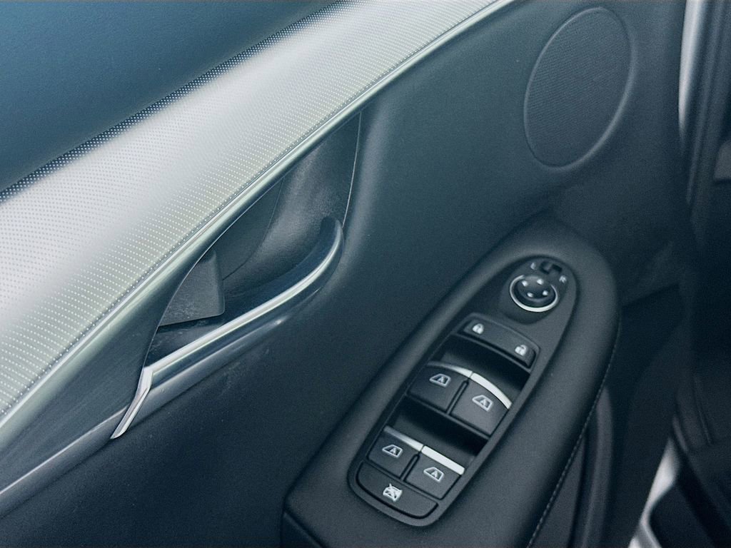 Used 2019 INFINITI QX50 Luxe image 19